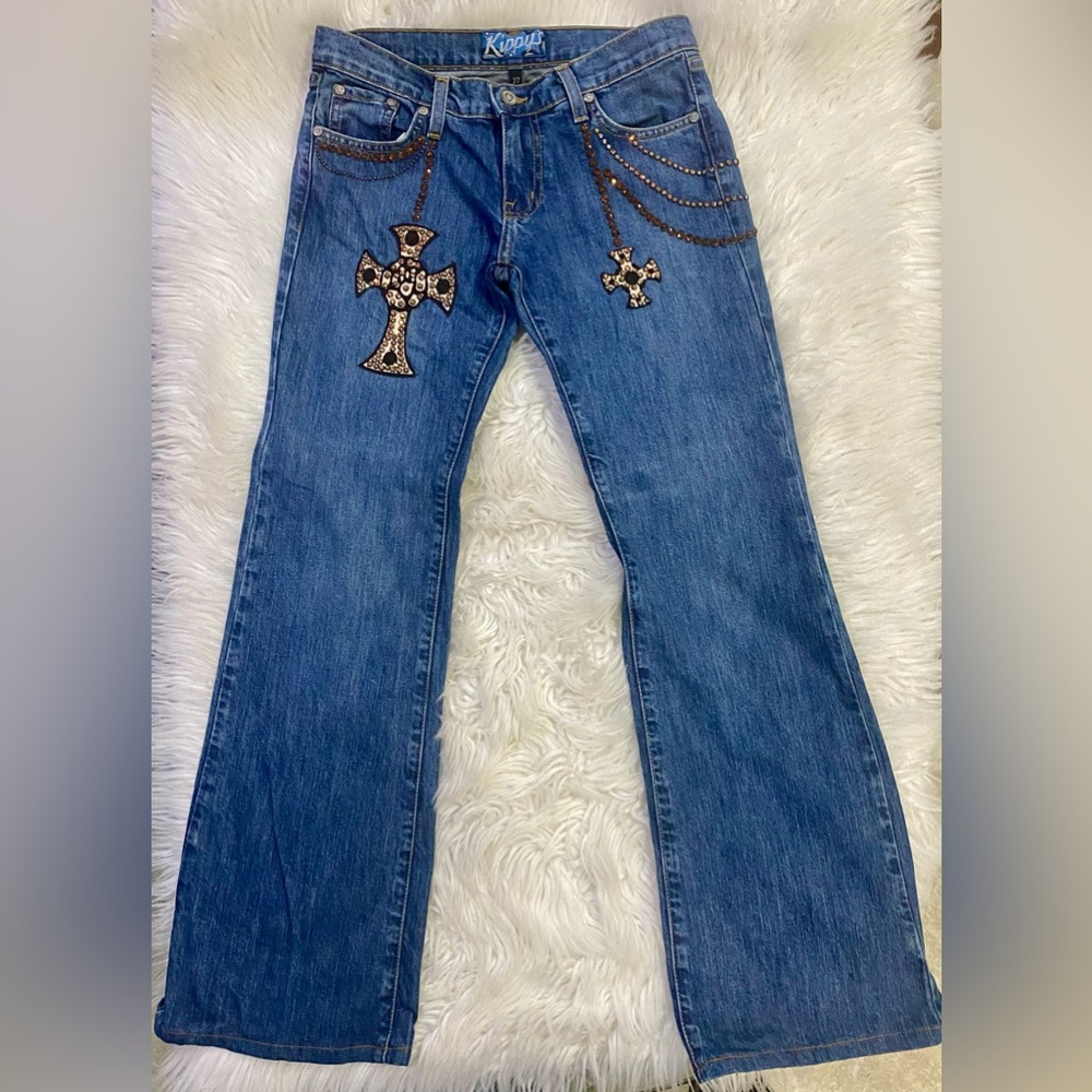 Kippy’s Embellished Rhinestone Cross Jeans – Size 27 – Inseam 29” – Gently Used